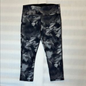 Marika Sport Leggings L 12-14 Black Gray Tie Dye High Rise Cropped Activewear